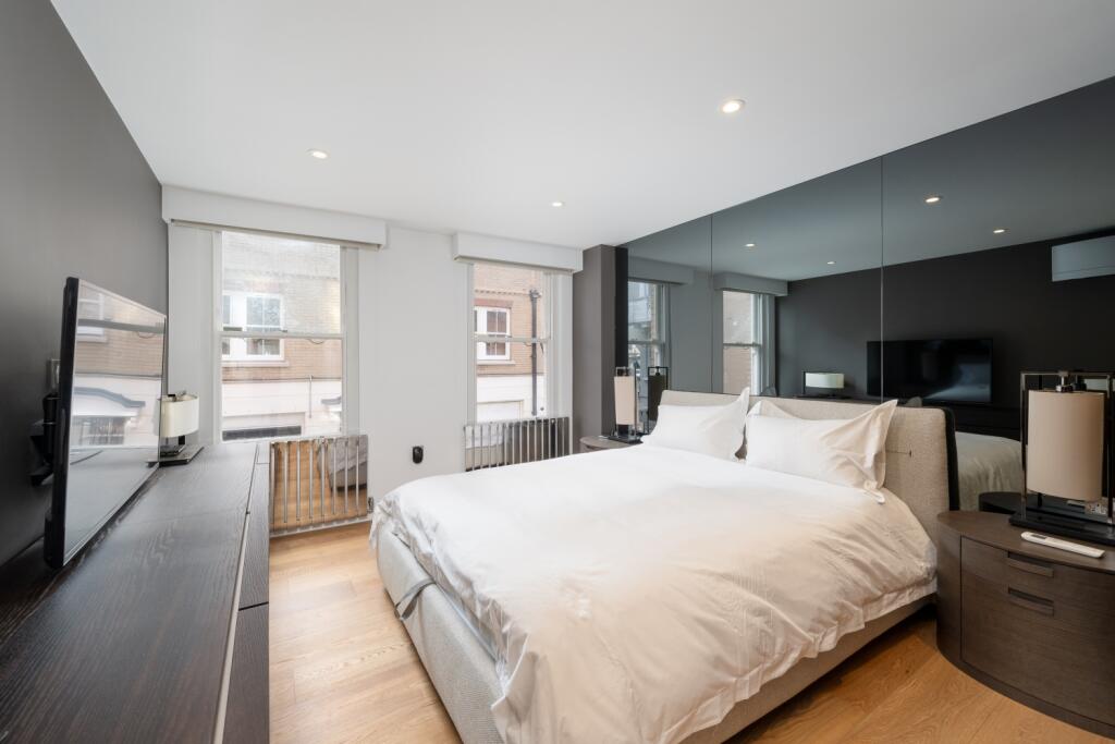 Master Bedroom (1)