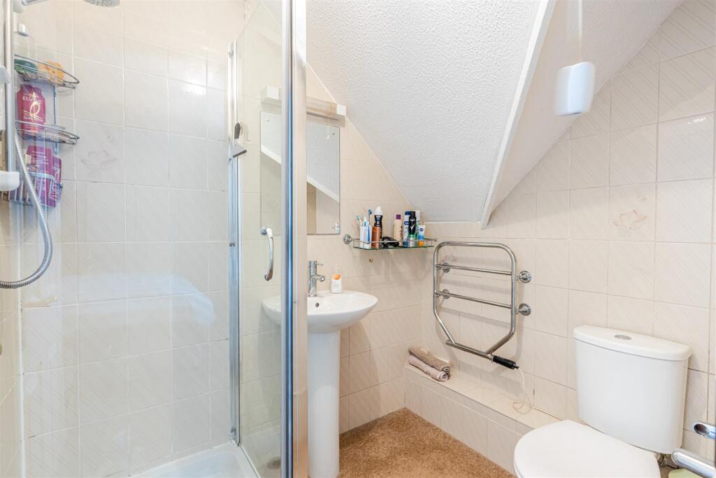 A20 - 14 Crestway, Strete - 250812.jpg