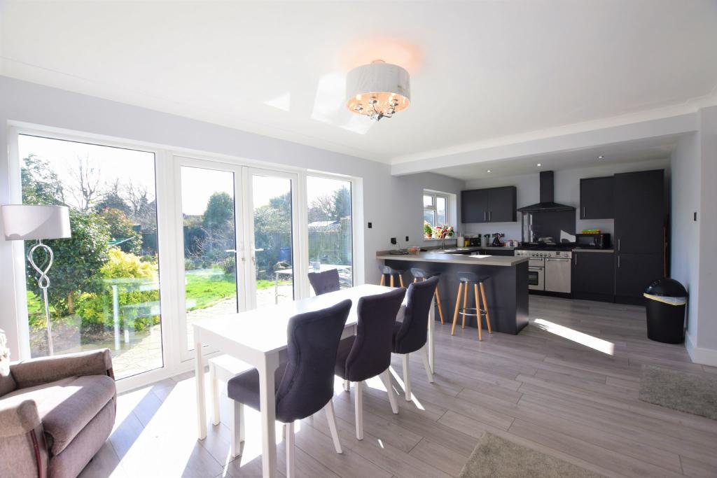 EXTENDED LOUNGE/KITCHEN/DINER