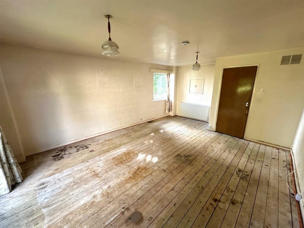 lounge 2.jpg