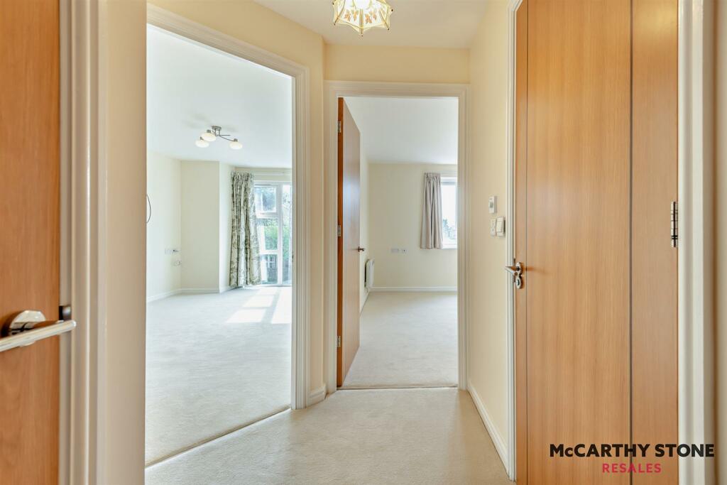 8589580-interior06-800.jpg