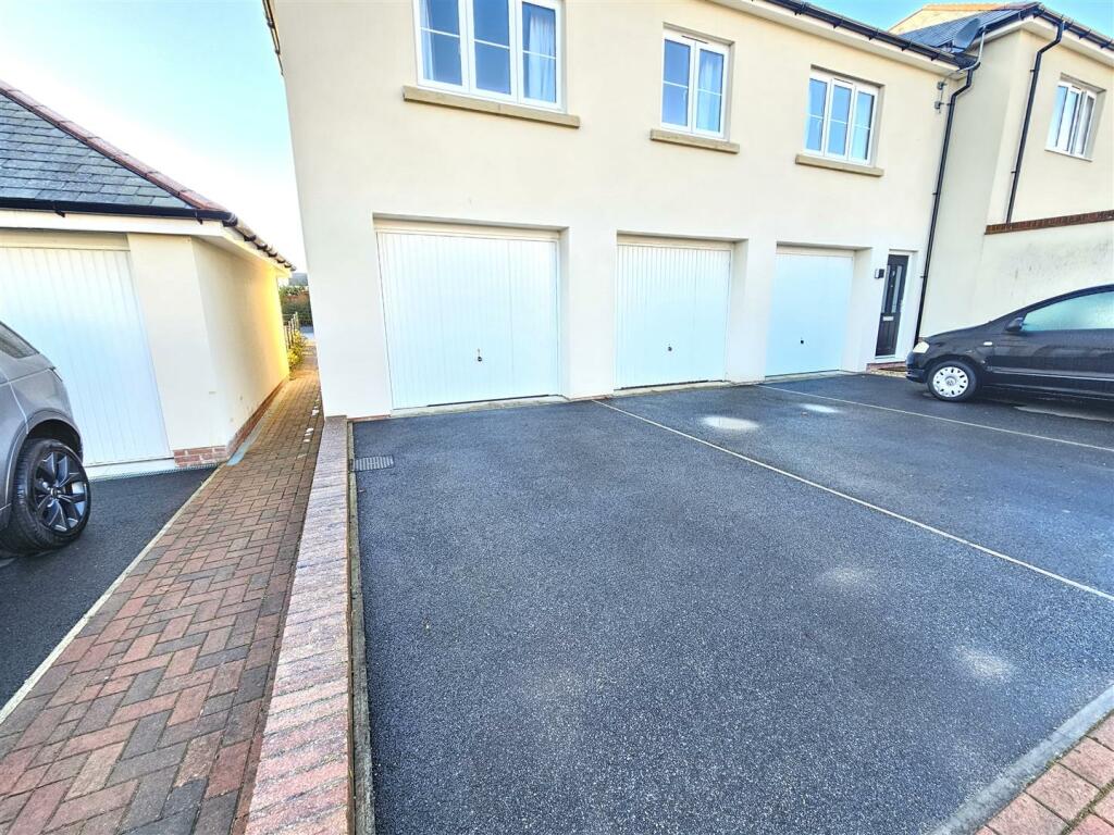 Garage and Parking.jpg