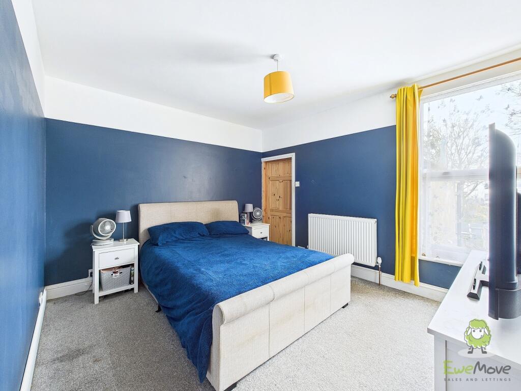 CAM01543G0-PR0121-STILL038