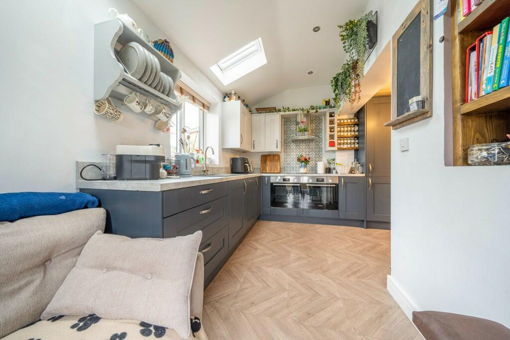 Kitchen/Dining Area