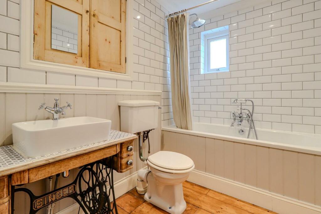 Bathroom.jpg