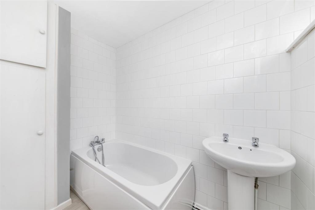 HOUSE BATHROOM