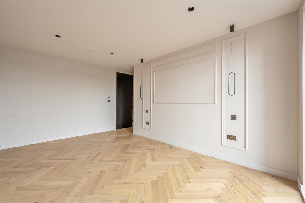23 Spring House E17