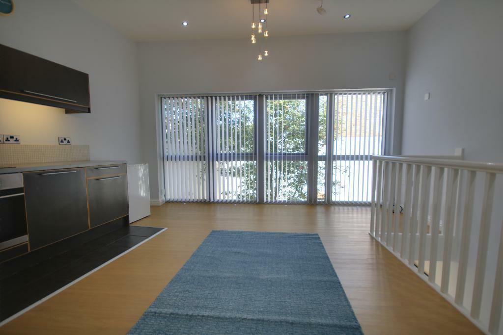 Kitchen Lounge