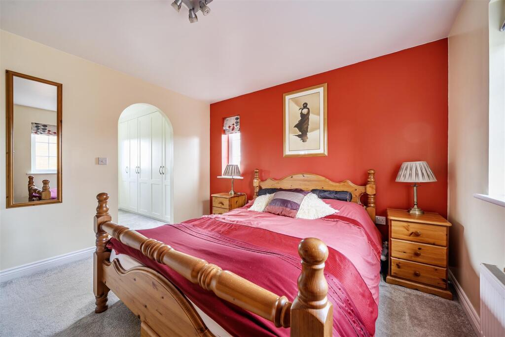 Master Bedroom / Dressing Area