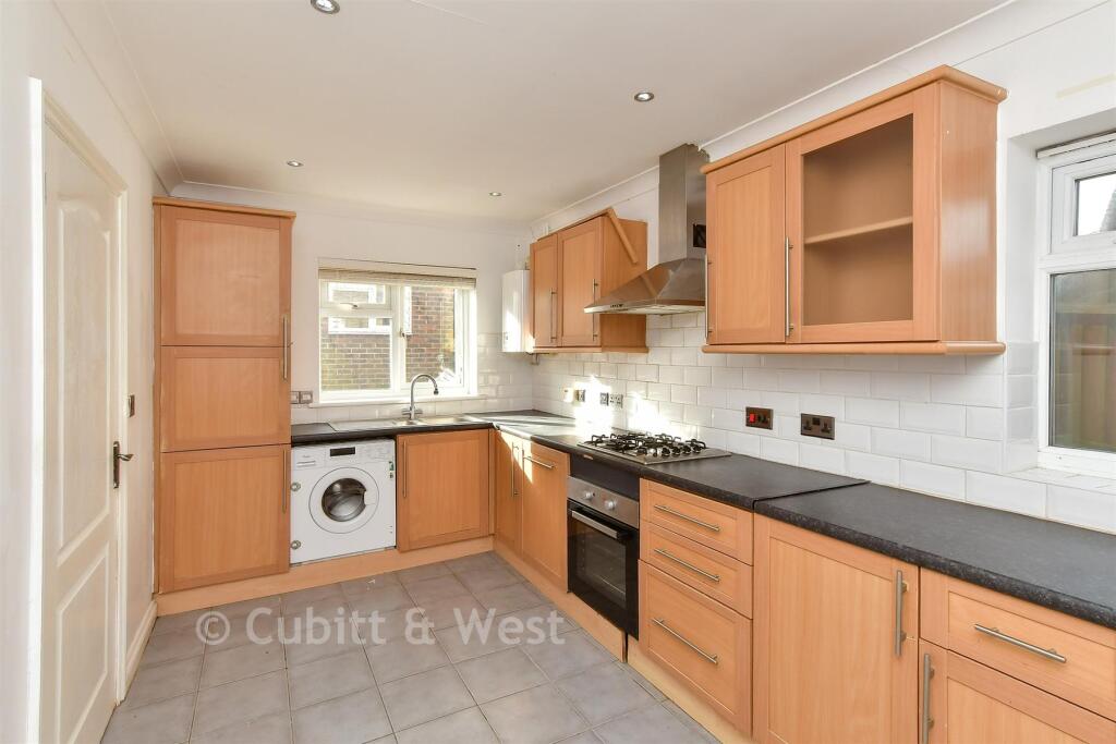 Kitchen/ Breakfast Room