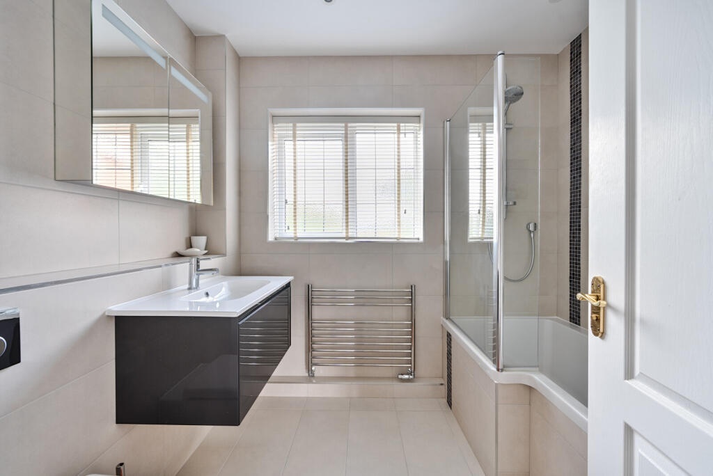 1290281-24-683d88...