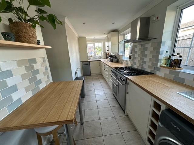 kitchen2.jpg