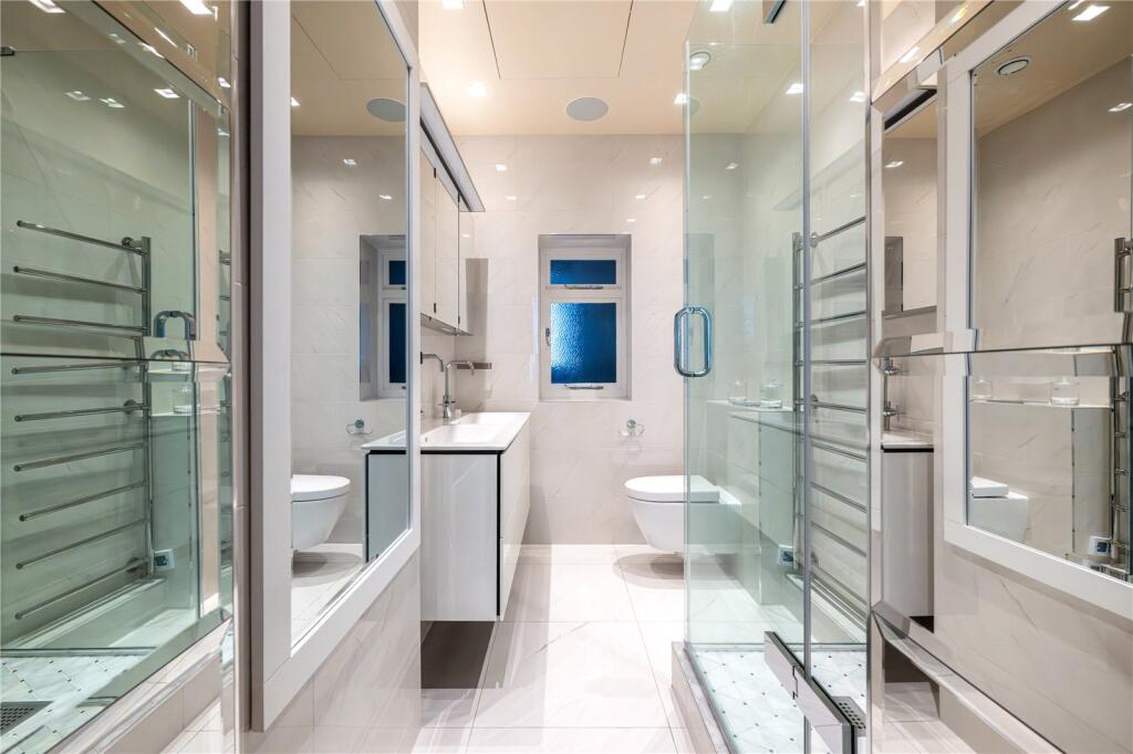 En Suite Bathroom