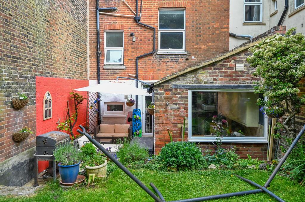 8-wellington-road-tn34 (34).jpg