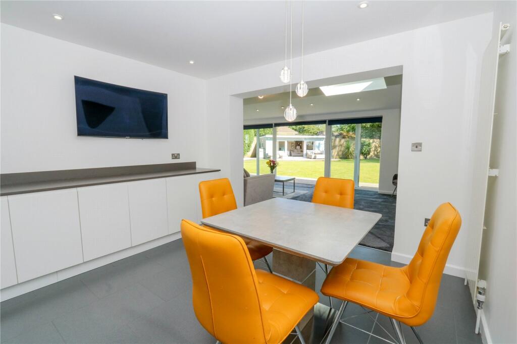 Kitchen/Breakfast Rm