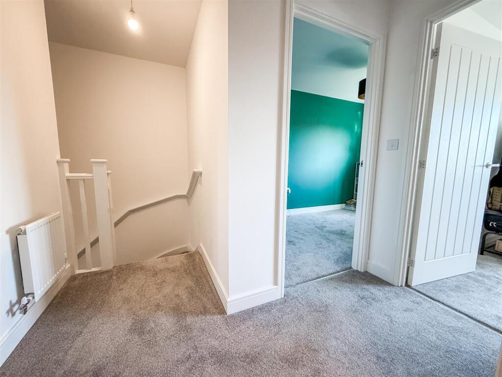 FIRST FLOOR LANDING