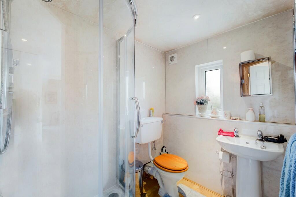 Annexe Shower Roo...