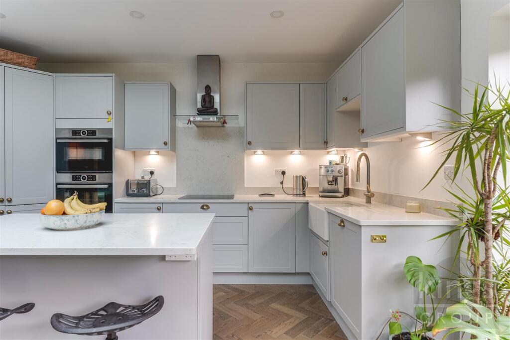Kitchen .jpg