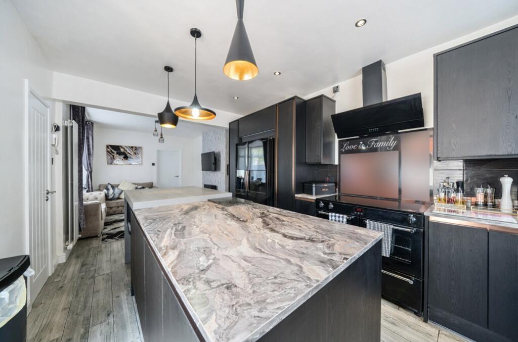 16-1297866-22-683096cf8c9a1-ARW-16