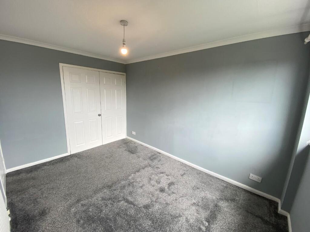 russett bedroom 1 2.jpg