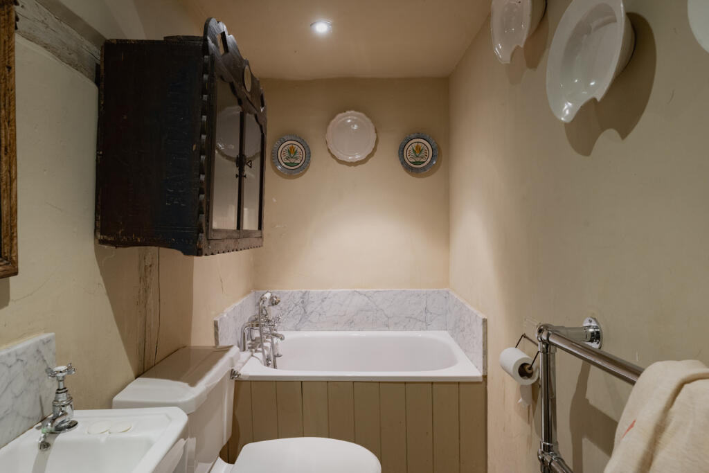 285095 - Yorks Tenement, Yoxford-19.jpg