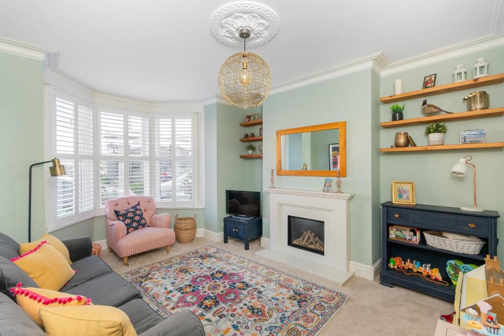 3B4RSV - Living Room C.jpg