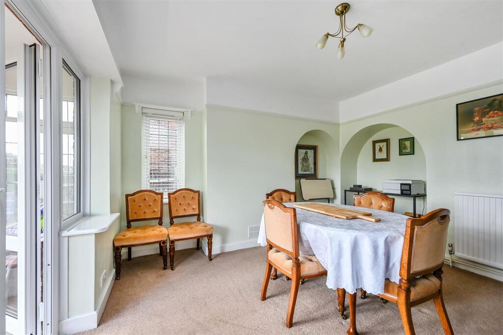 186 COODEN DRIVE - TN393AH (19).jpg