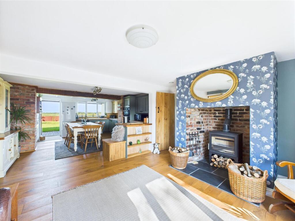 Open Plan Kitchen/Living/Dining