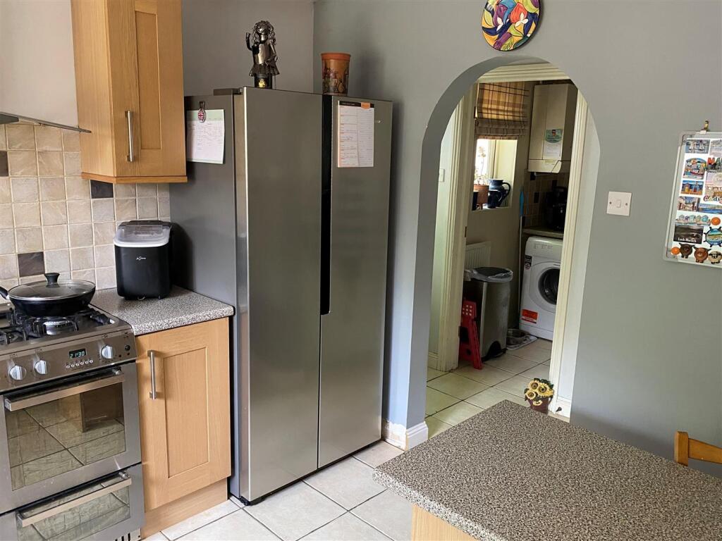 Kitchen 1 33 Frog.jpg