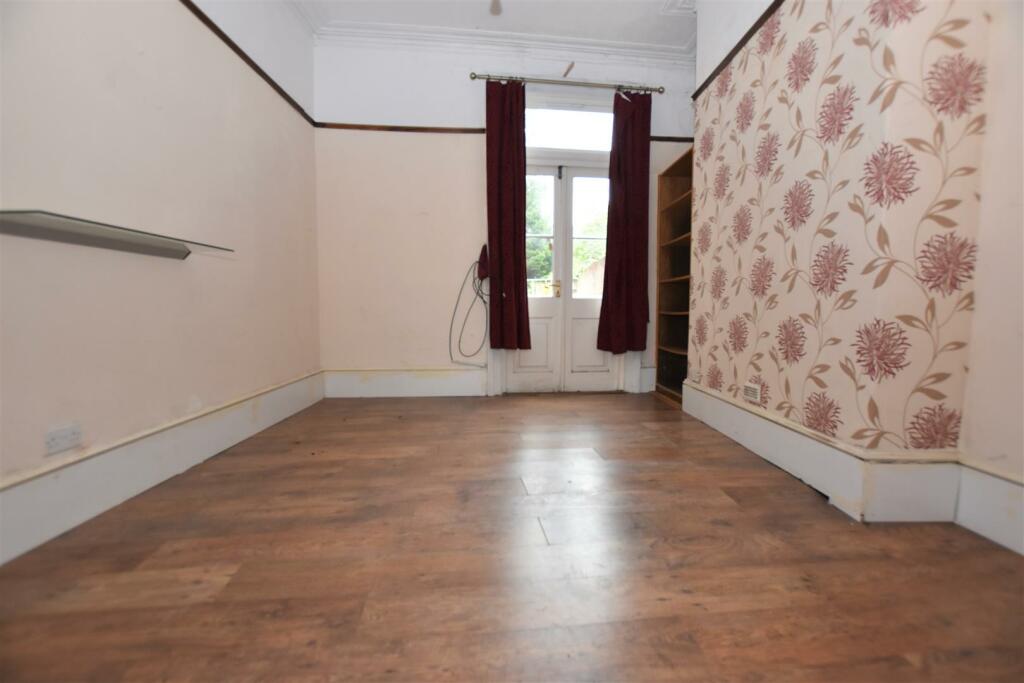 Dining Area.jpg