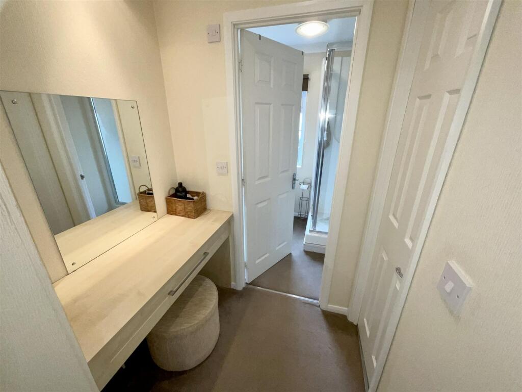 En-Suite Dressing Room