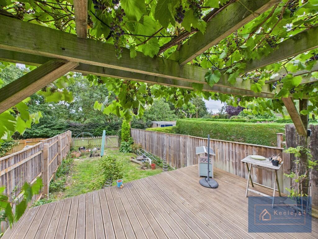 Rear decking/perg...