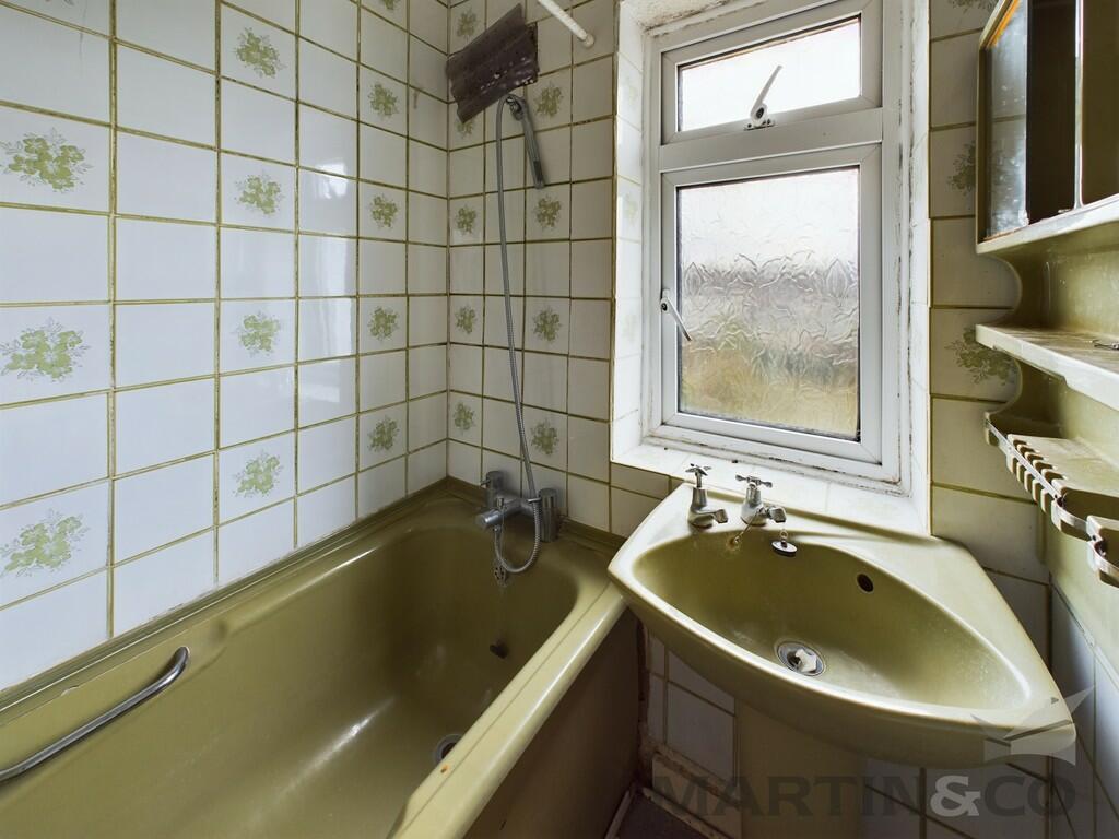 10 Bathroom