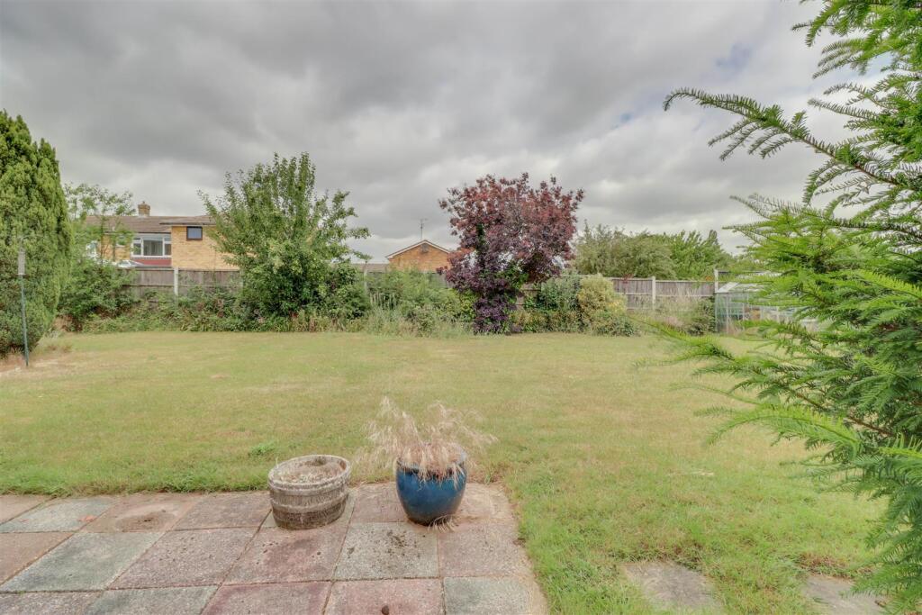 19 REEDS WAY INSIDE-16.jpg