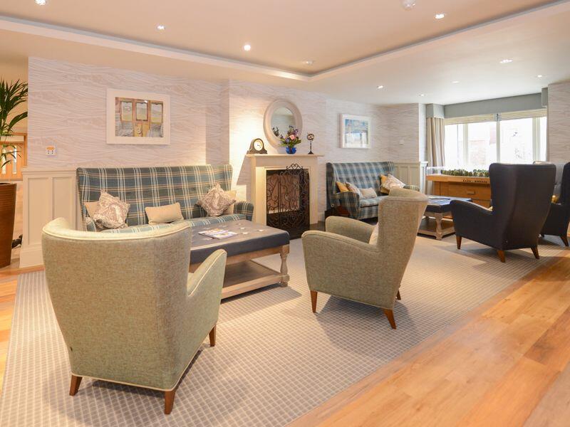 Reception and lounge