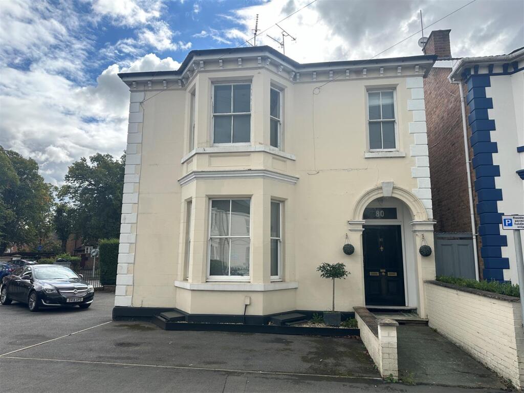 Flat 2, 80 Radford Road.jpg