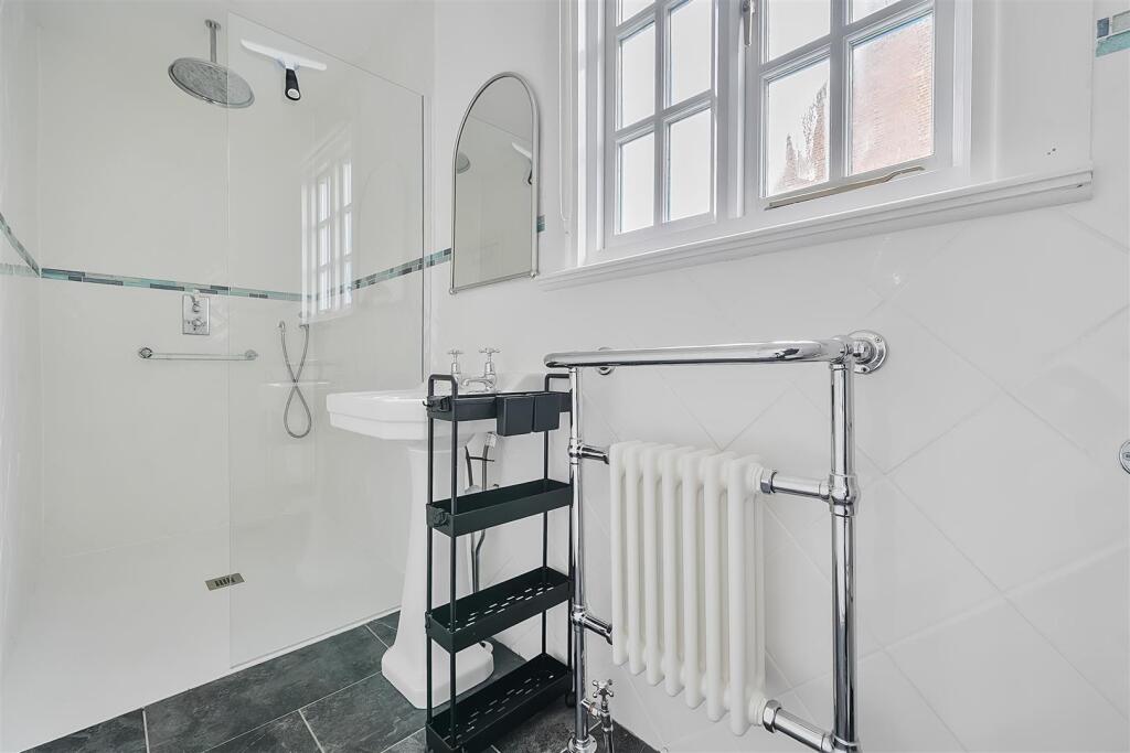 Ensuite