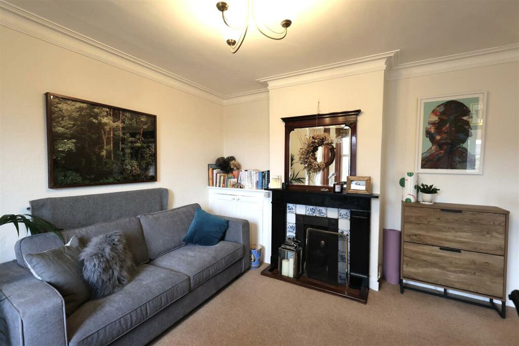 SITTING ROOM
