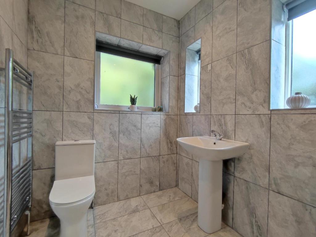 Bathroom Aspect 2
