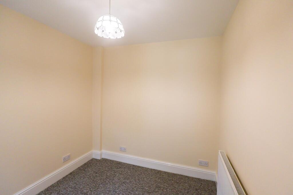 Bedroom 2 (2)