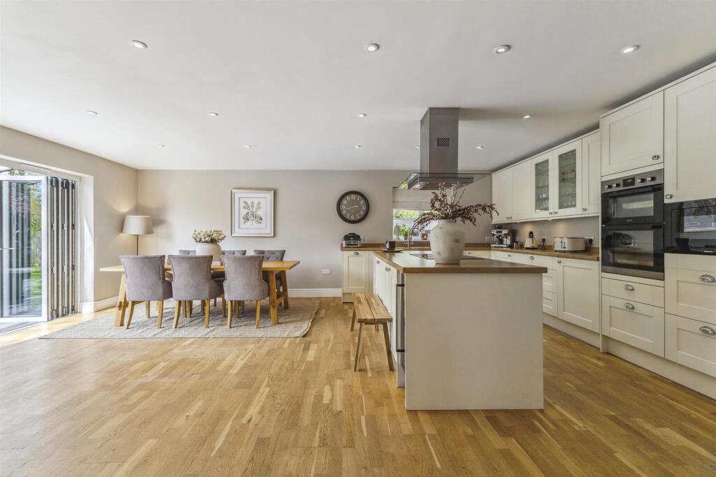 89601_1B Mytchett Road Mytchett(5)_low.jpg