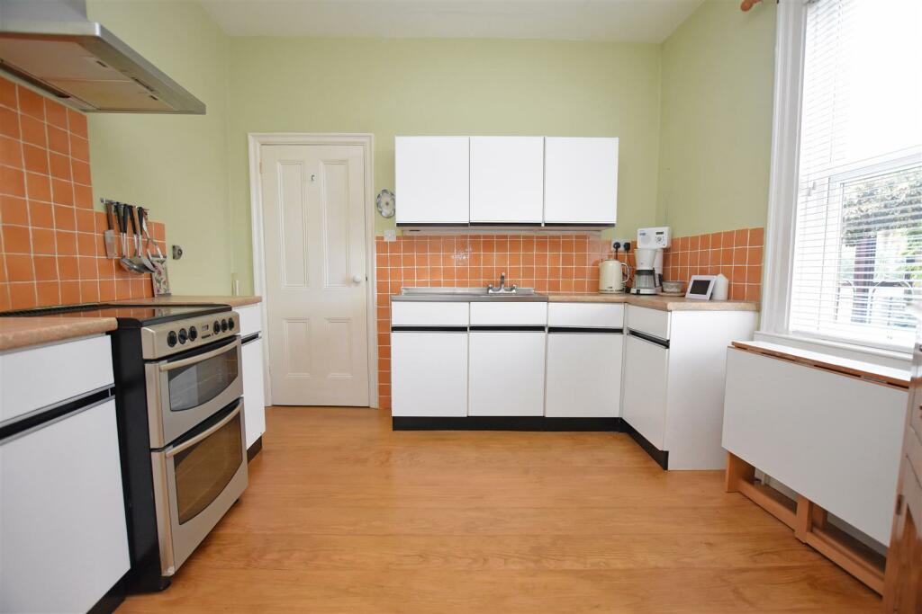 Kitchen.JPG