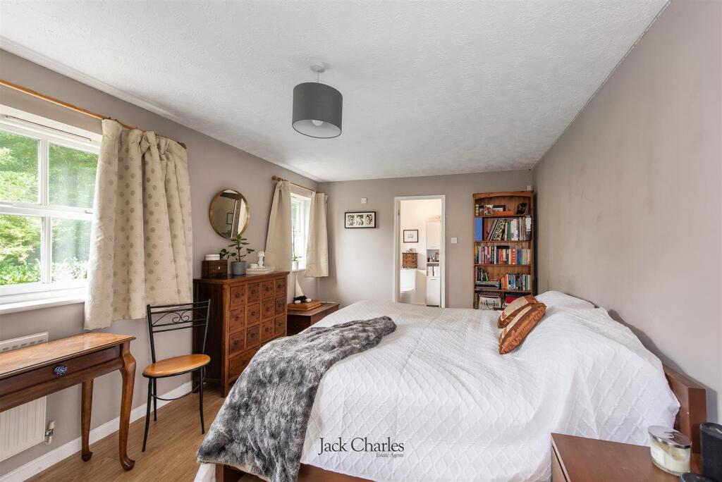 44 The Haydens, TN9 1NS 011.jpg