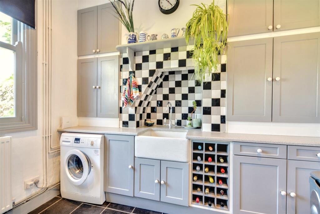 Utility Room_4.jpeg