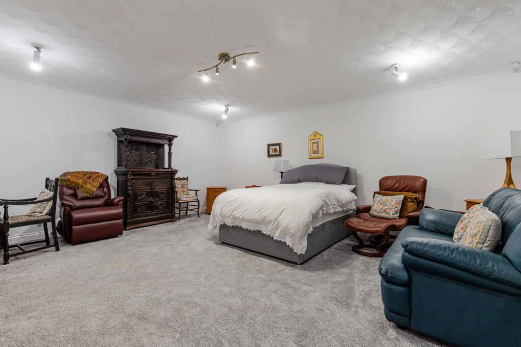 A38 - Kiora 7 Church Park Road Newton Ferrers - 25