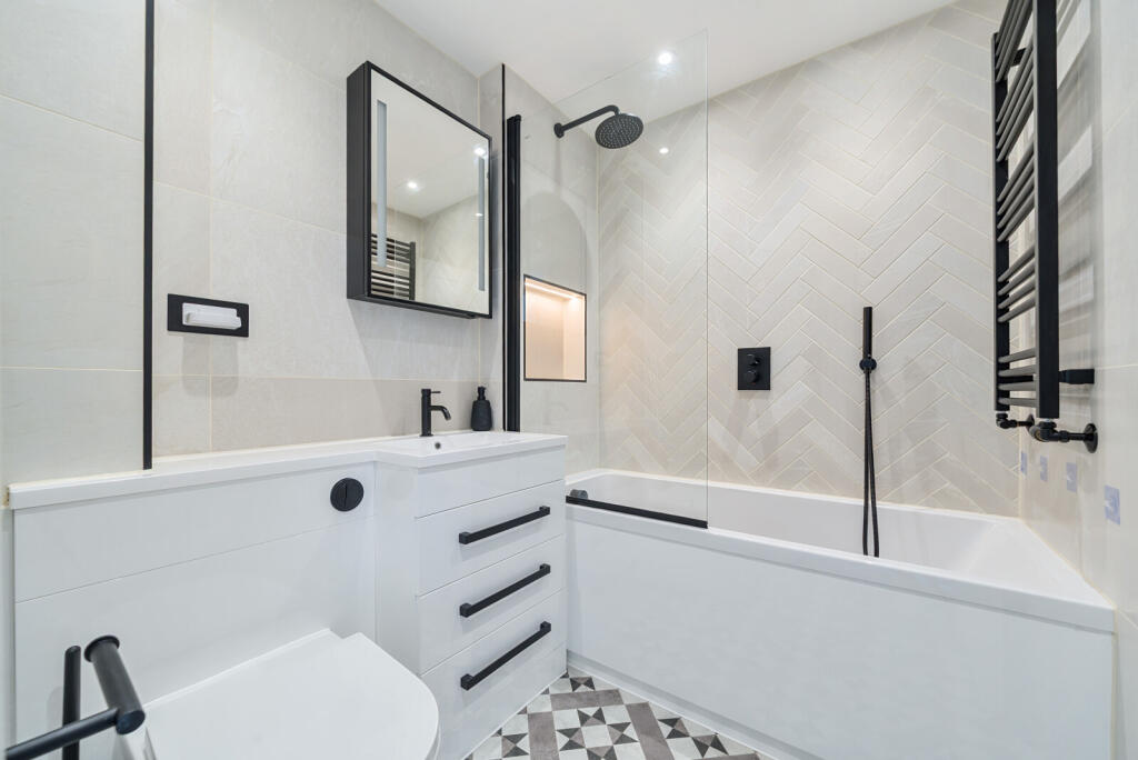 1315880-4-685abad...