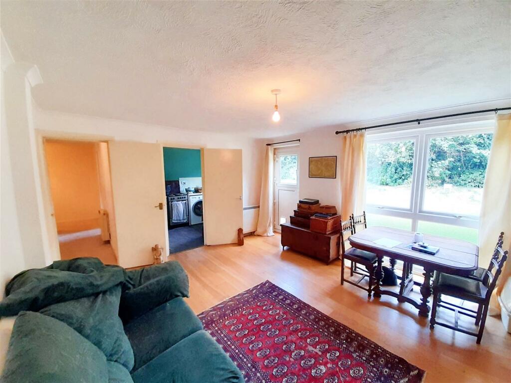 Living room 3 new.jpeg