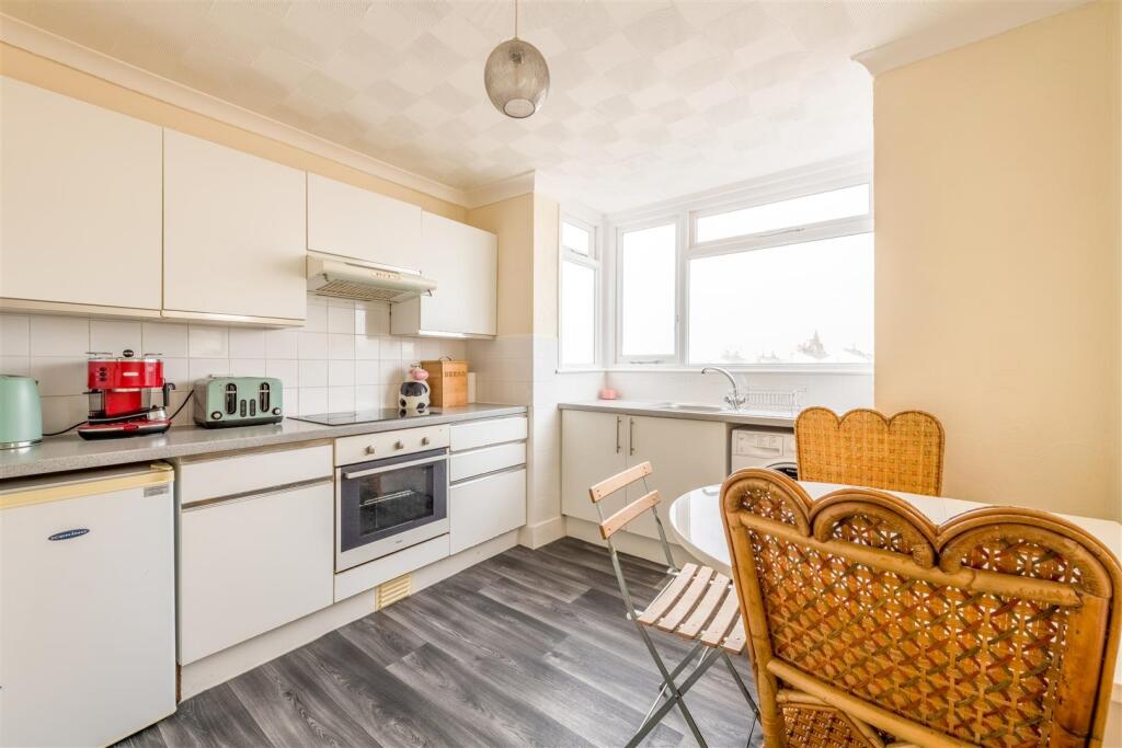 Flat 5, 47 Brunswick Place-3.jpg