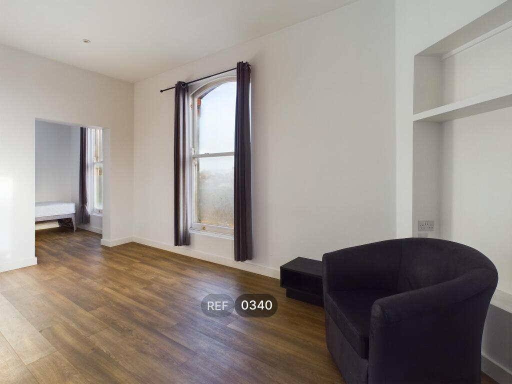 Kitchen &amp; Living area