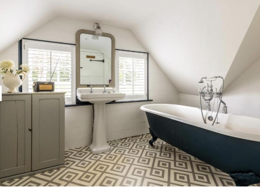 Screenshot 2025-0...